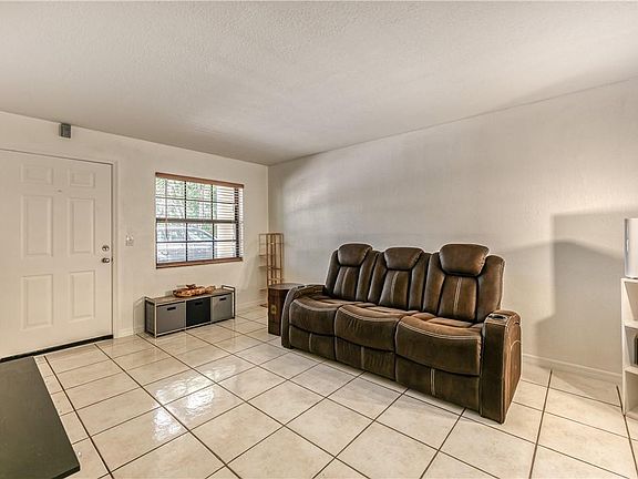 5th image of 620 NE 28th Street #102