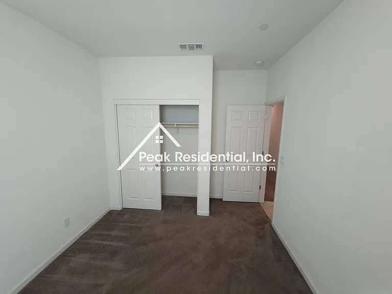 5343 Kankakee Dr — Photo 10