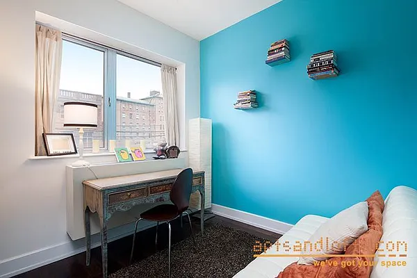 Sold by aptsandlofts.com | media 10