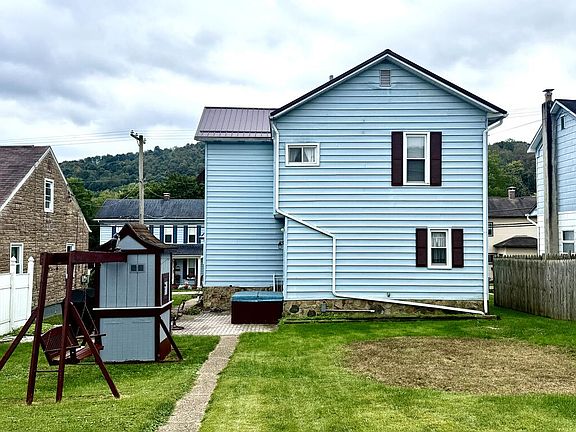 38th image of 390 Fairfield Ave