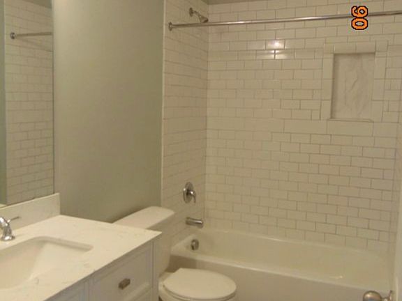 5th image of 2127 Fowler St #A