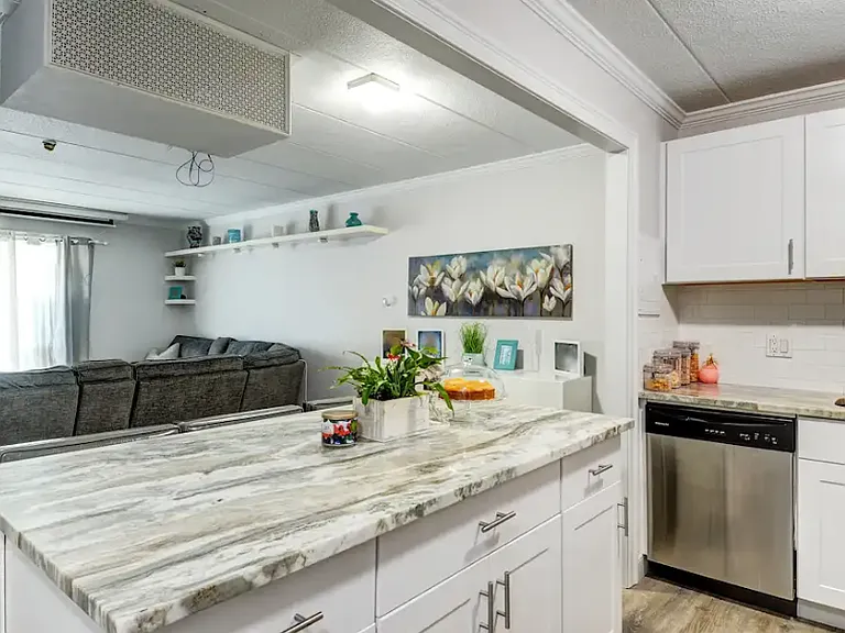 Parkwood Apartments — Photo 7