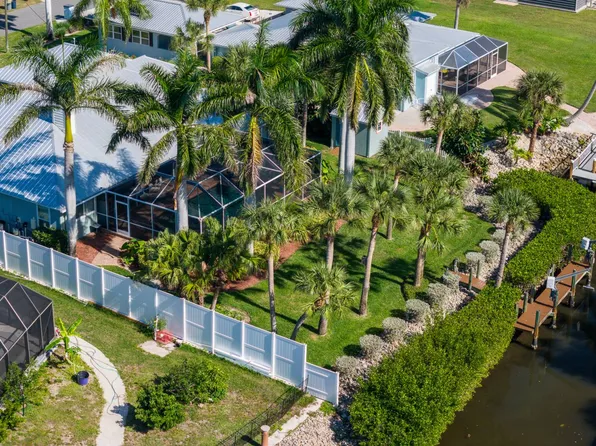 315 Charles Dr, Nokomis, FL 34275