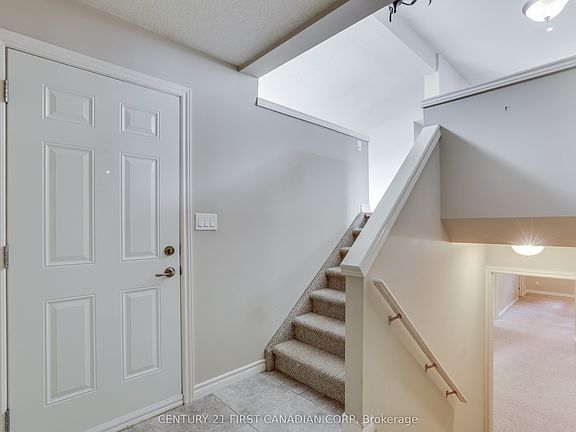 3rd image of 204 Ewart St