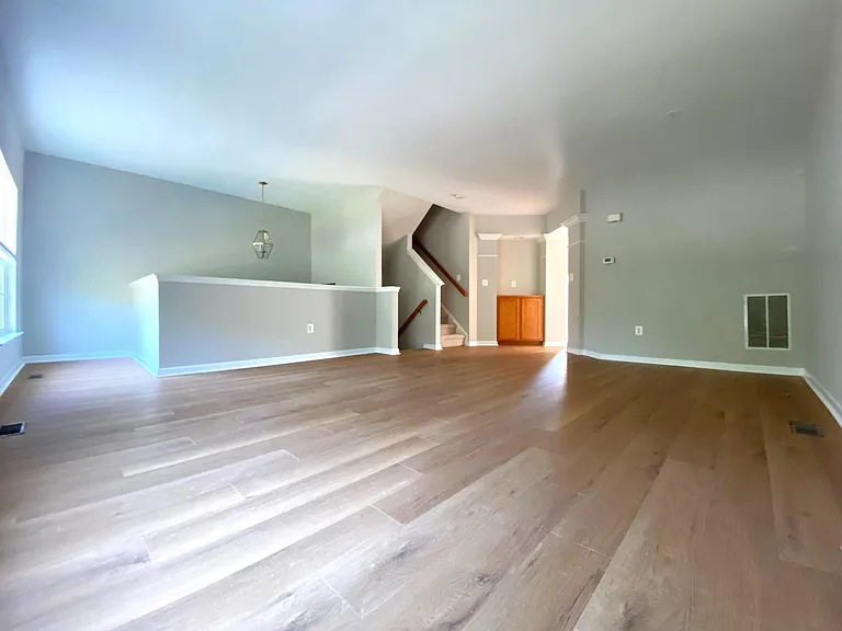 1124 Hampton St — Photo 8