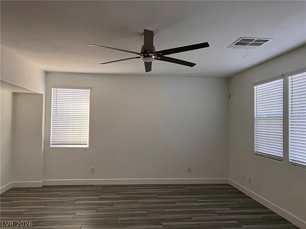 3 bed, 2.0 bath, 1715 sqft, $2,050 — Photo 3