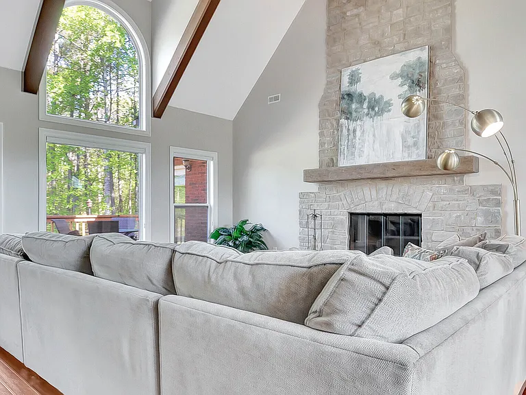 140 Lake Park Ct — Photo 18