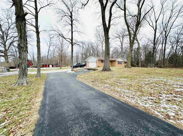 28565 Stanton Rd, Walkerton, IN 46574