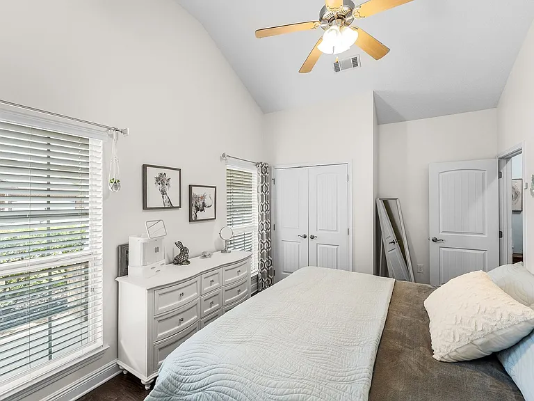 270 Whispering Lake Dr — Photo 9