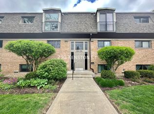 230 Kenston Ct, Geneva, IL 60134
