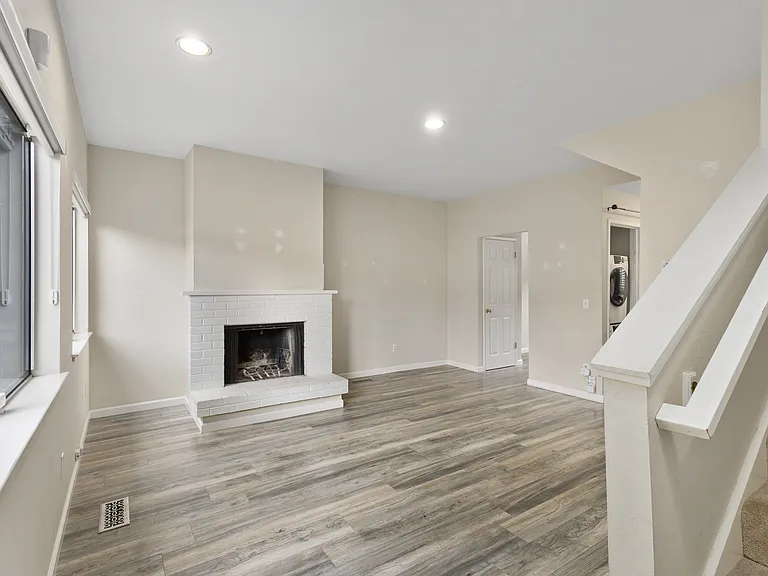 3858 Maybelle Ave #1 — Photo 1