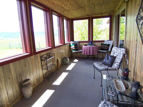 3rd image of 1600 River Meadows Dr