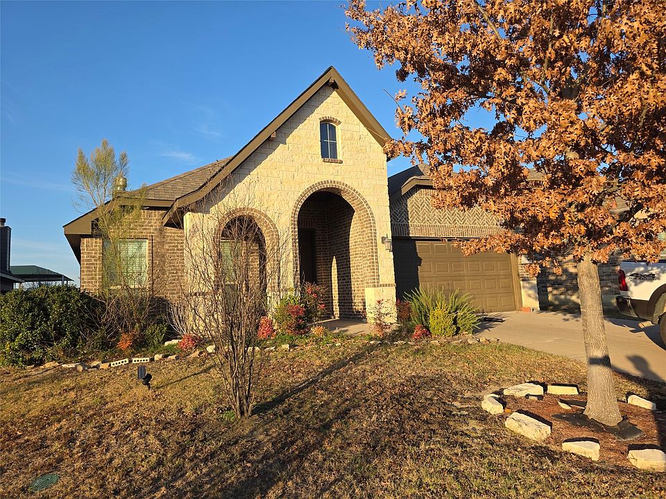 1st image of 225 Dakota Dr