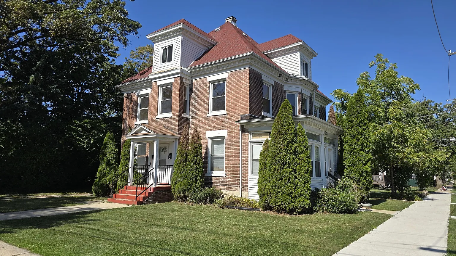 63 Hickory St photo 1