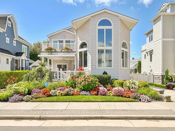 104 S Thurlow Ave, Margate, NJ 08402