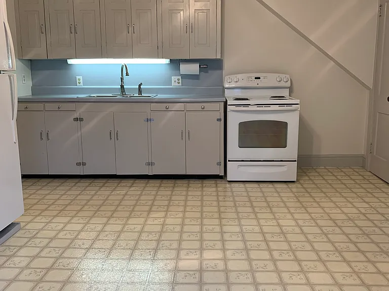 210 N Lancaster St — Photo 6