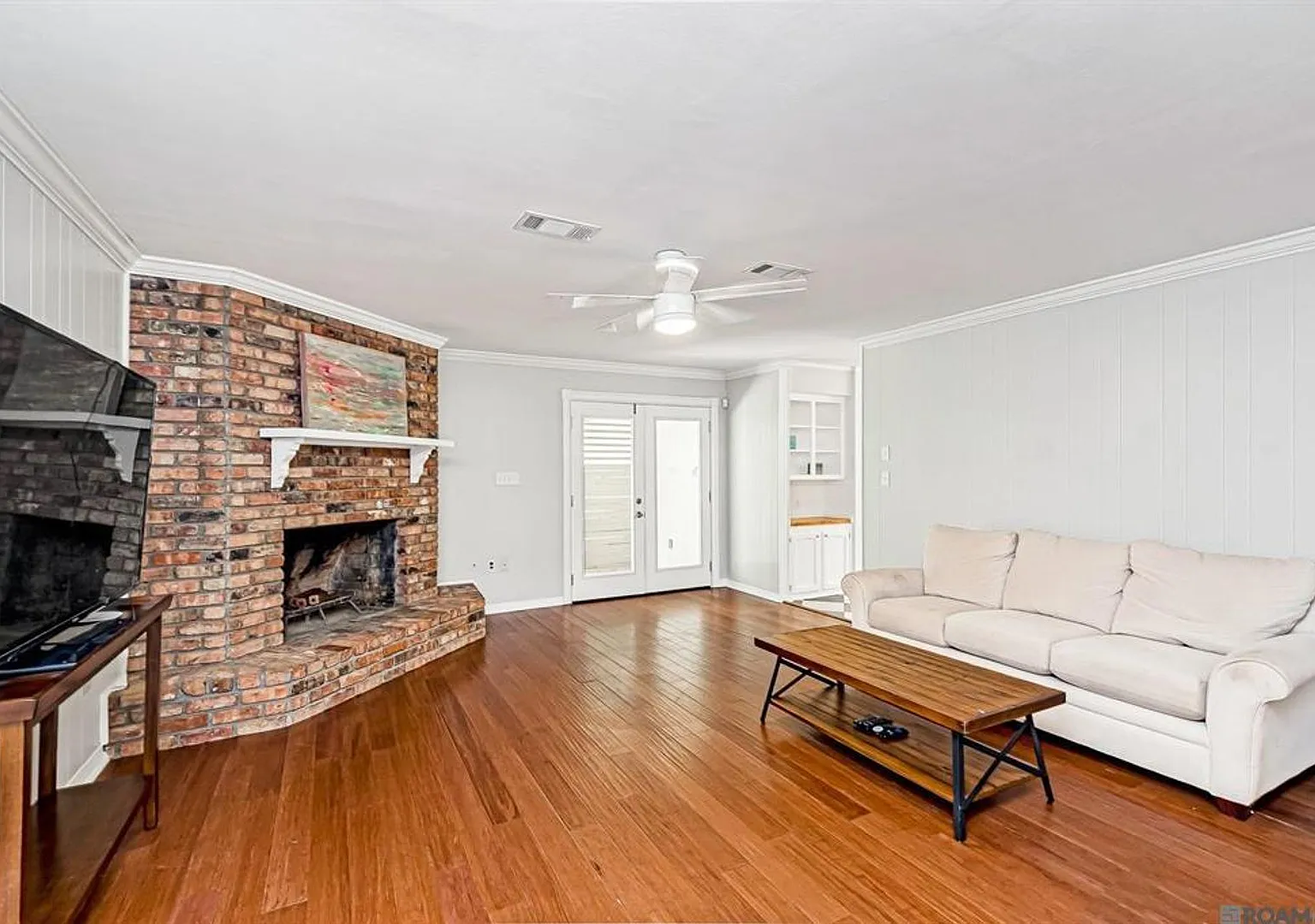 Spacious 4 Bedroom Home in Pine Park | Large Fenced Backyard — Photo 4