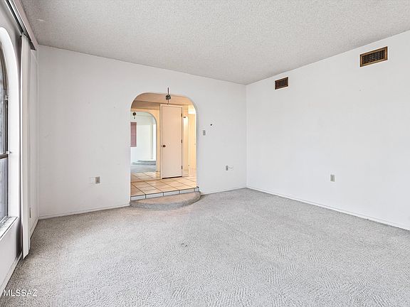 5th image of 1932 N Horseshoe Trl