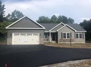 10 Timber Ln, Fort Edward, NY 12828