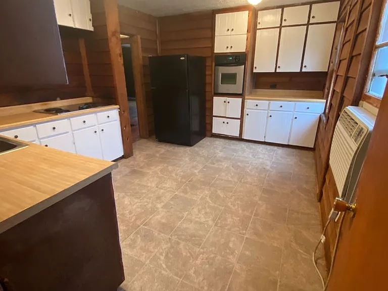 83 Pelham Hts — Photo 2