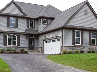 2536 Maple Hill Rd, Willoughby Hills, OH 44094