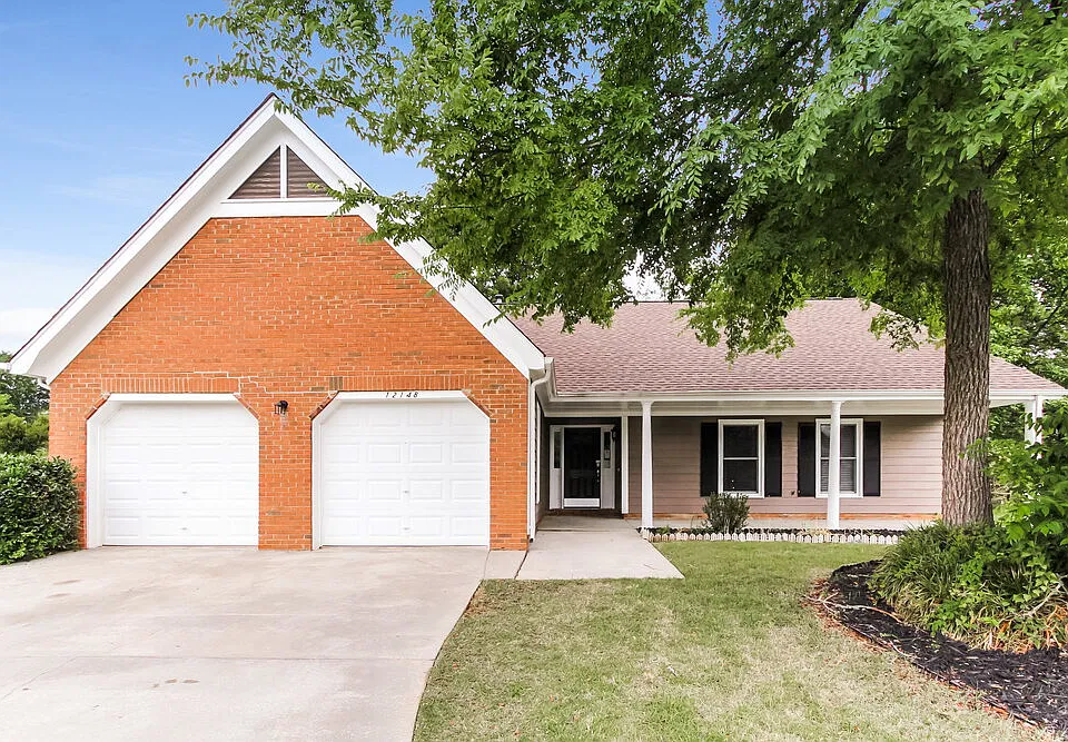 12148 Stainsby Ln