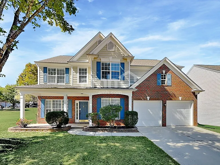 18306 Victoria Bay Dr — Photo 1