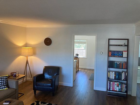 4th image of 1621 Redwood Ave