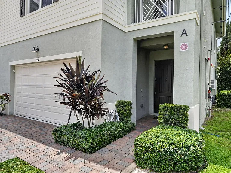 1950 Juno Landing Ln — Photo 10