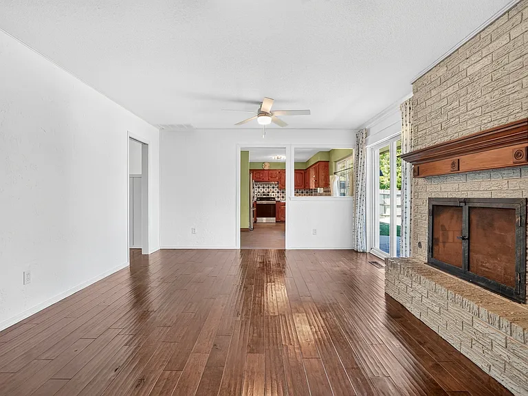 3304 Jim Robison Dr — Photo 9