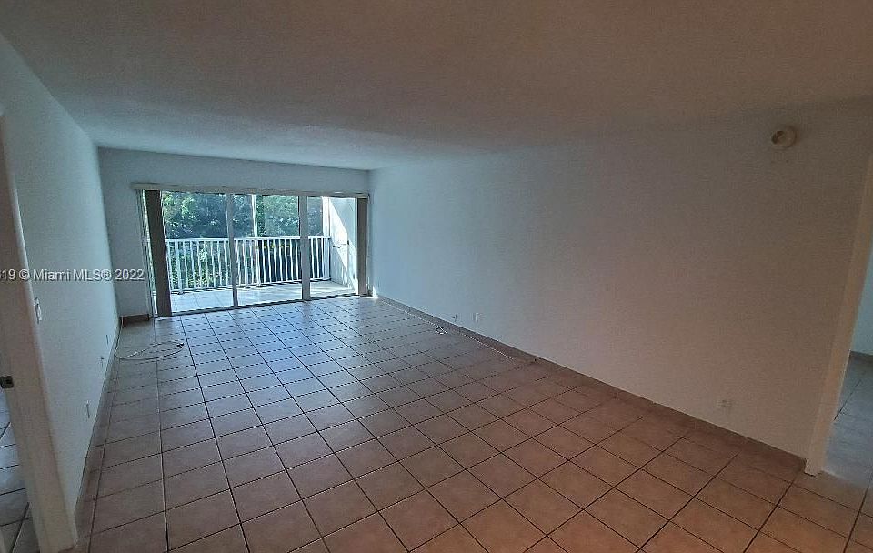 1st image of 100 Lakeview Dr APT 217