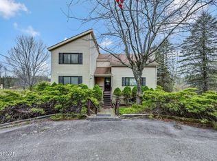 87 Ridgeview Dr, Lake Ariel, PA 18436