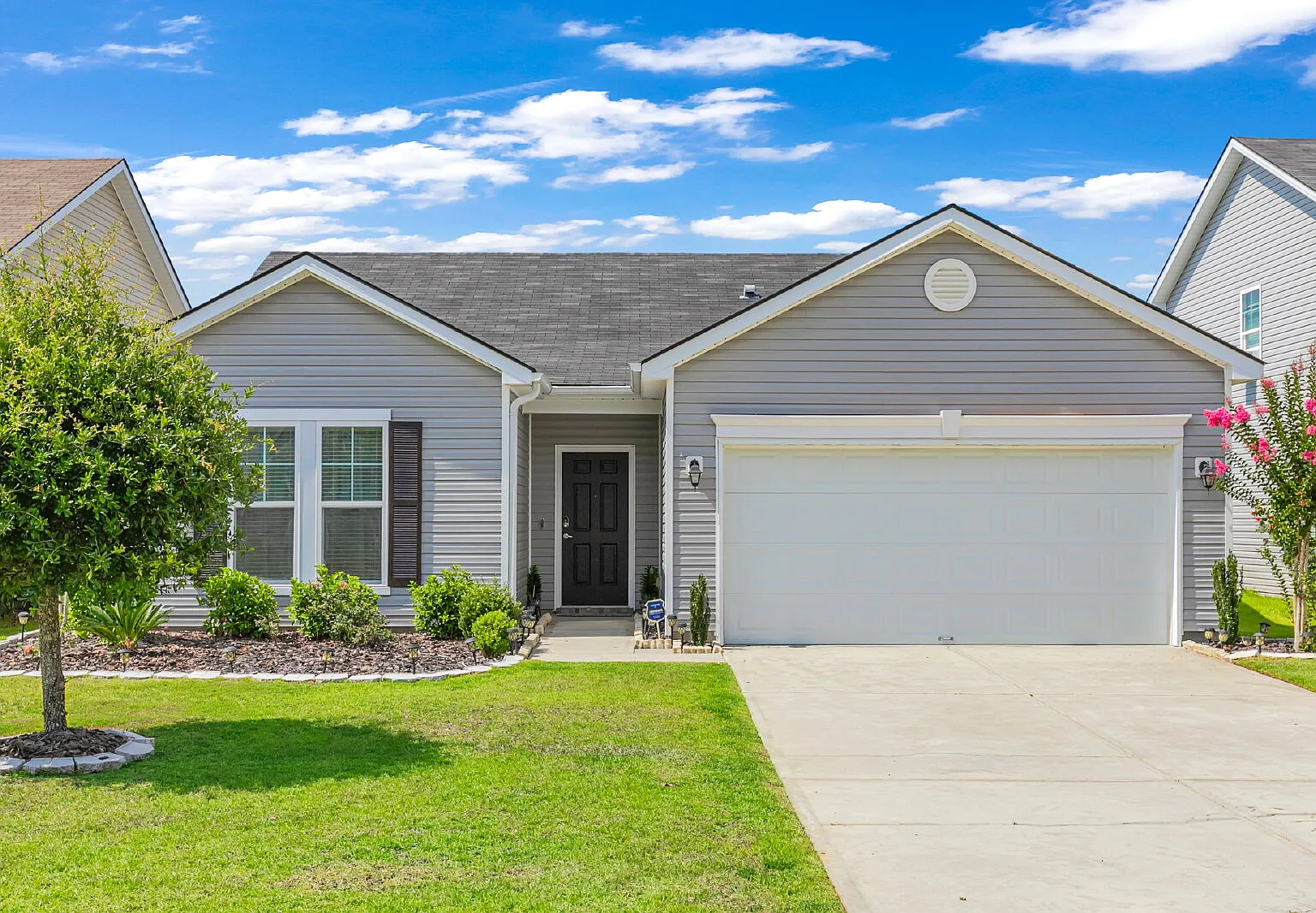 3 bed, 2.0 bath, 1432 sqft, $3,450 — Photo 2