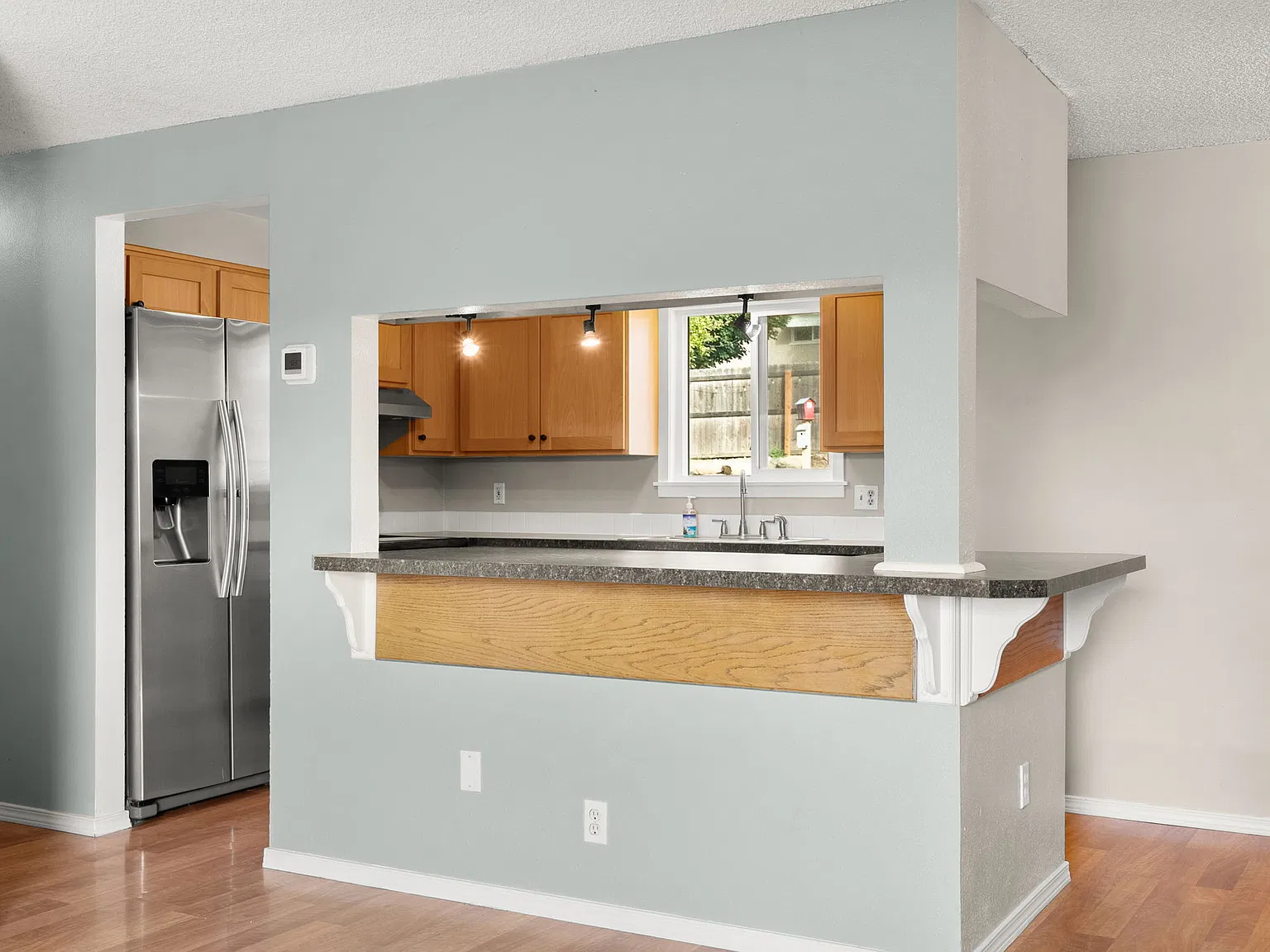 4 bed, 1920 sqft, $2,495 — Photo 4