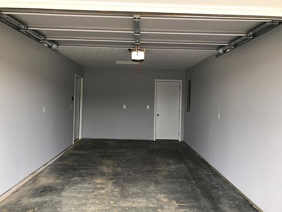 2nd image of 1700 Tulip Blossom Ln