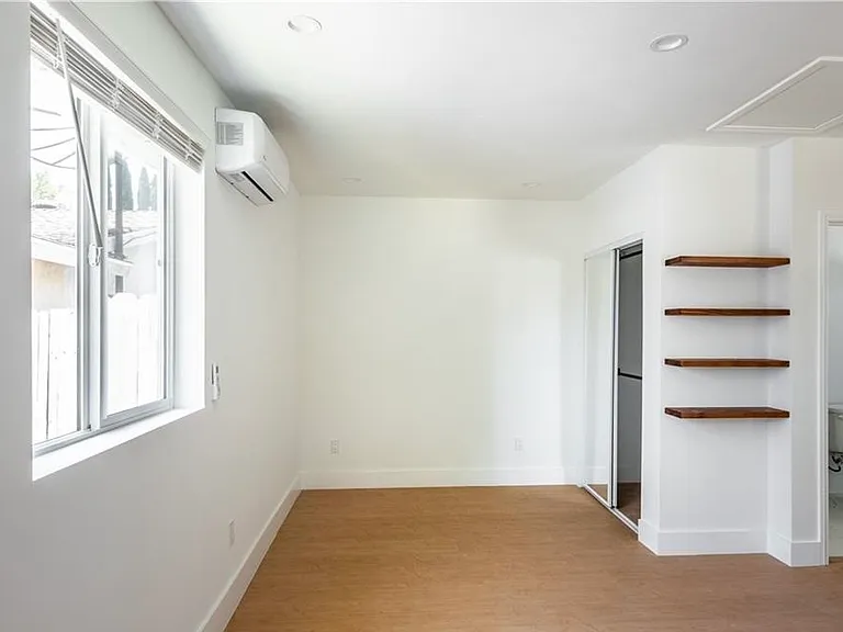 8961 Etiwanda Ave — Photo 4