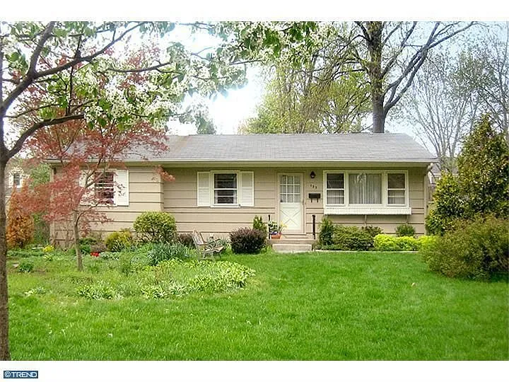 133 W Welling Ave photo 1