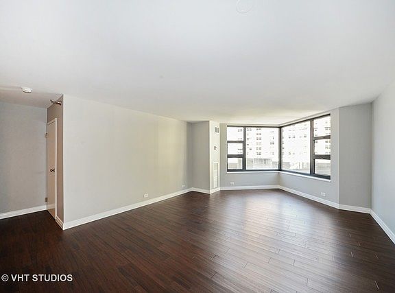 4th image of 401 E Ontario St APT 1103