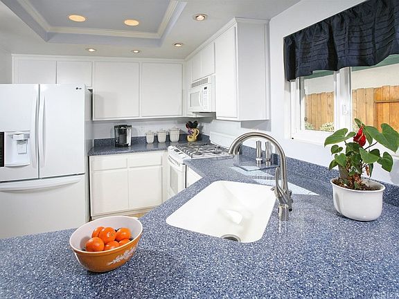 5th image of 26767 Pamela Dr