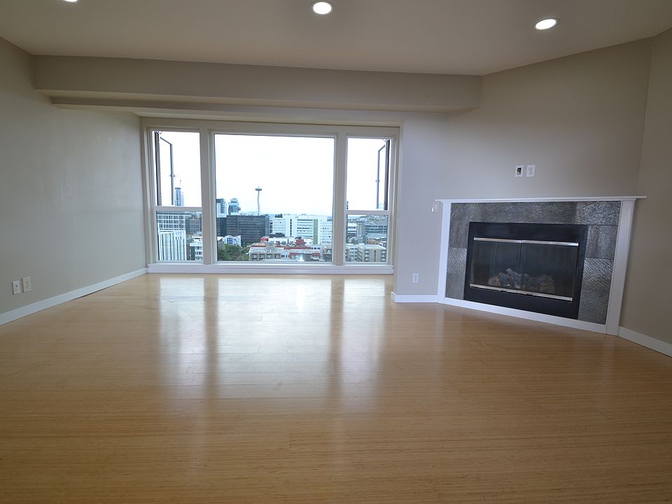 1st image of 400 Melrose Ave E APT 402
