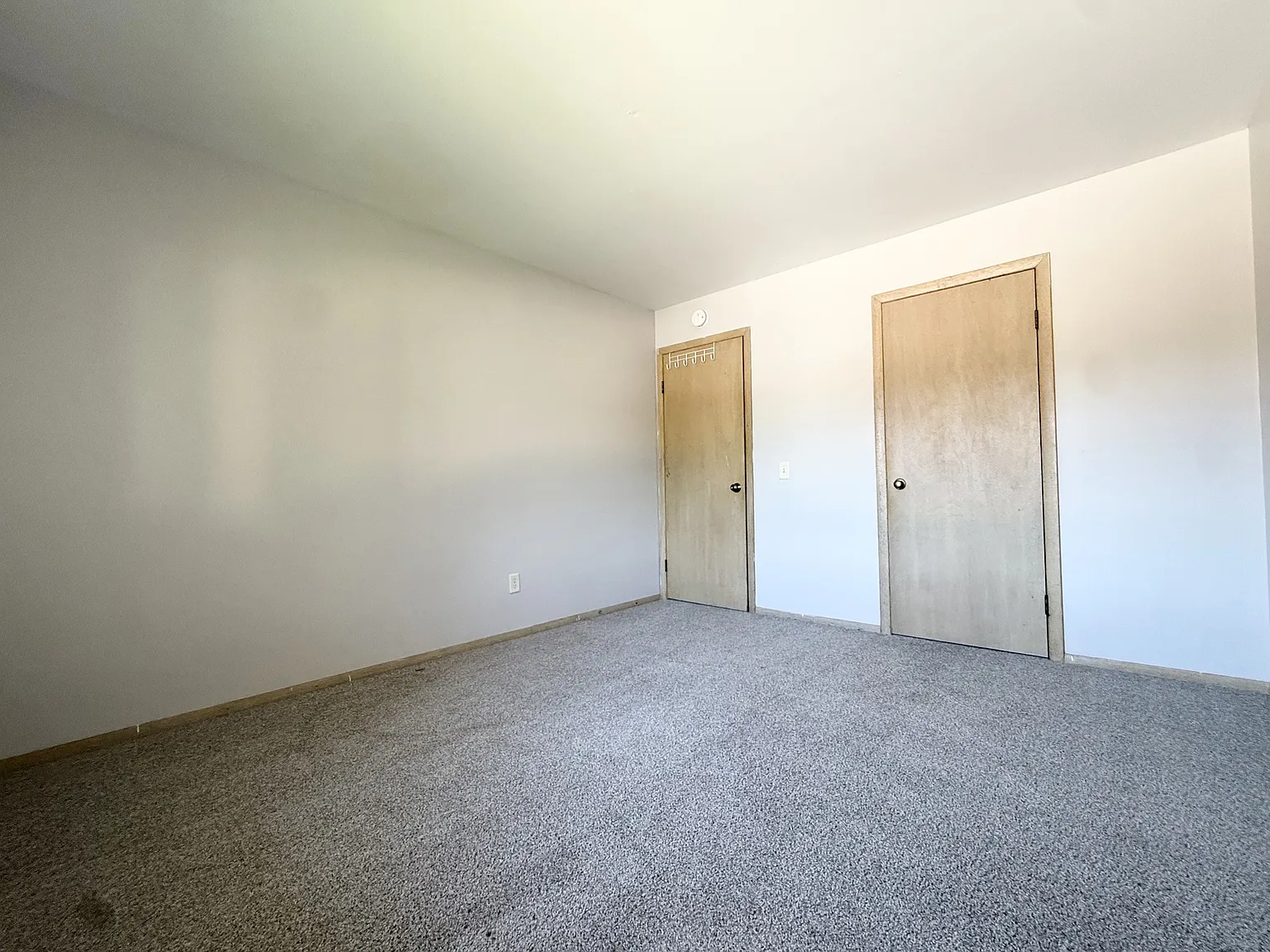 2050-2080 Allen Boulevard - 2050-26 — Photo 4