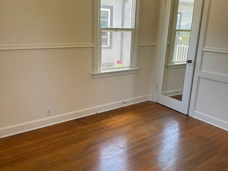 2142 Selby Ave — Photo 7