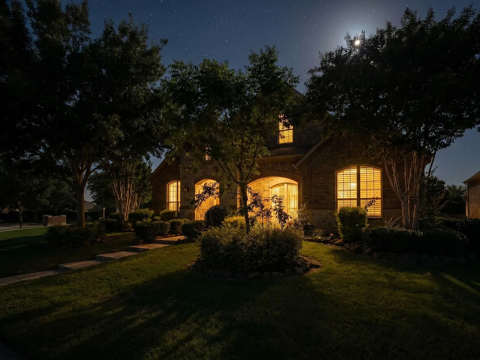 5 bed, 3881 sqft, $5,000 — Photo 4