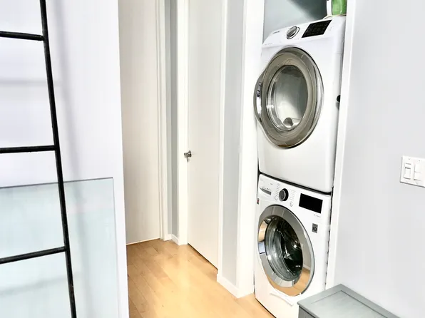 1558 Saint Mark's Avenue image 9 of 27