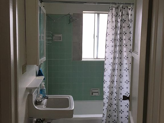 5th image of 267 Melrose Dr