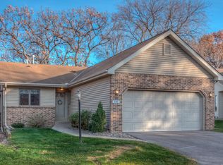 556 Deer Ridge Ln S, Maplewood, MN 55119