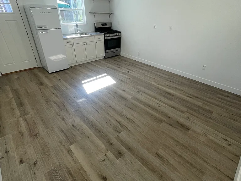 1066 Robinson Ave #2R — Photo 10