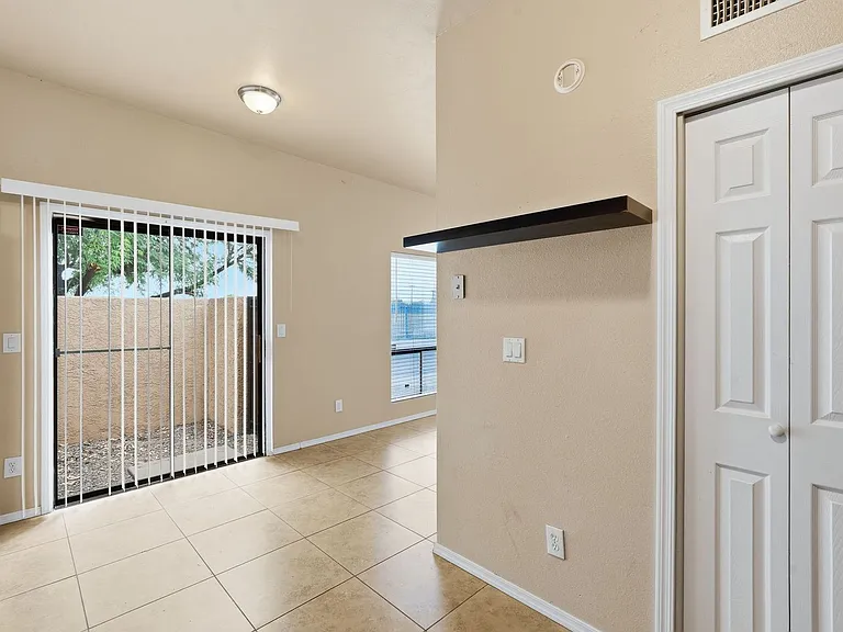 213 W Virginia St — Photo 12