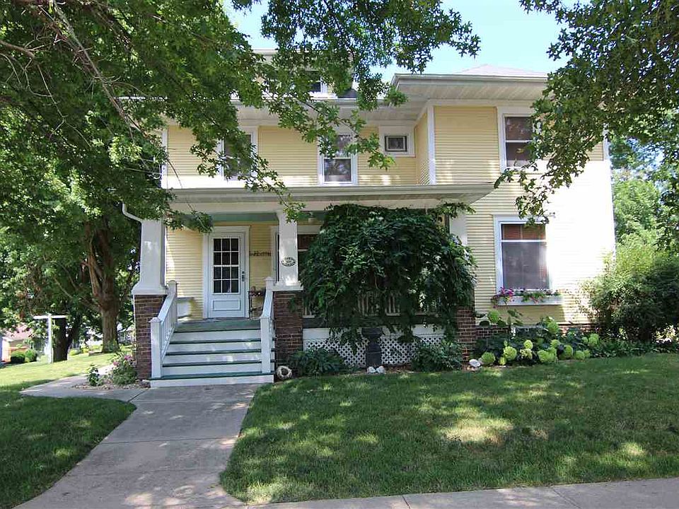 1st image of 918 Elm St