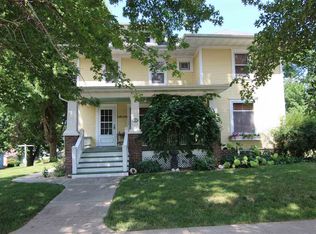 918 Elm St, Williamsburg, IA 52361